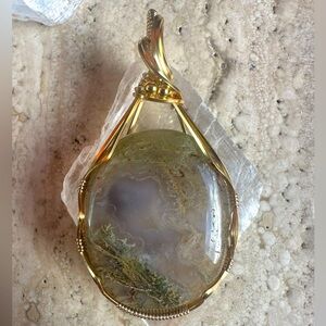 Tarnish Resistant Gold Grounding Copper
Moss Agate necklace pendant